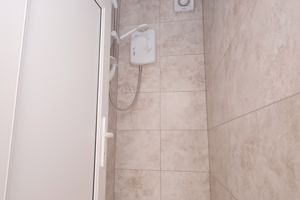 Shower WC- click for photo gallery